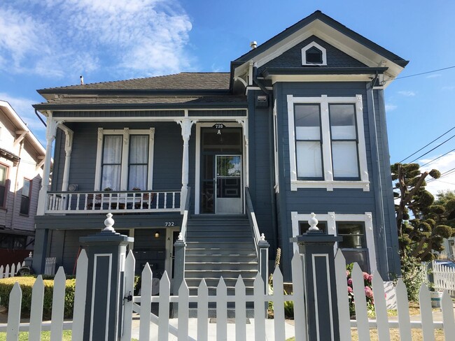 Primary Photo - 730-732 Pacific Ave