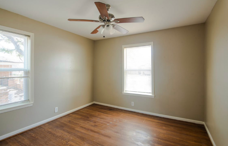Building Photo - 3521 Hilton Dr