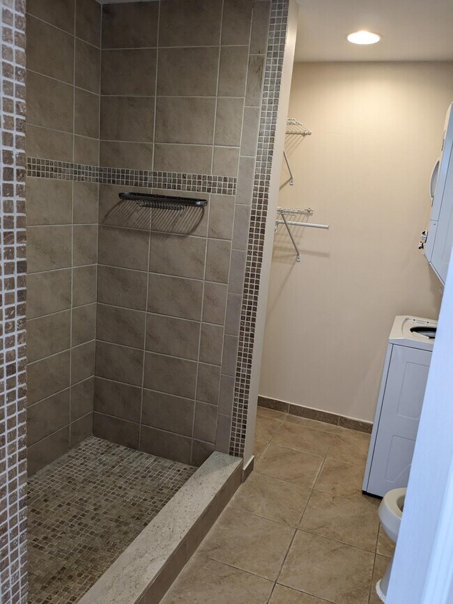 Building Photo - 1674 Forest Lakes Cir