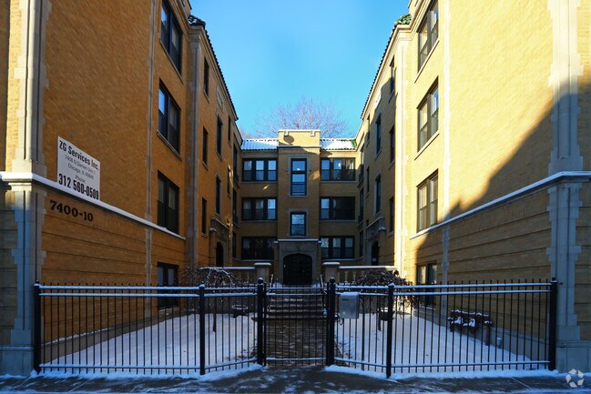Building Photo - Damen and Fargo