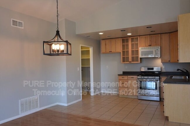 Building Photo - 27815 Spring Meadow Ct
