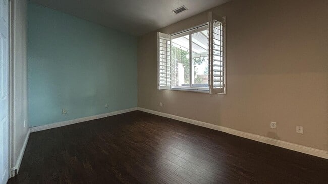 Building Photo - 1515 Shooting Star Dr