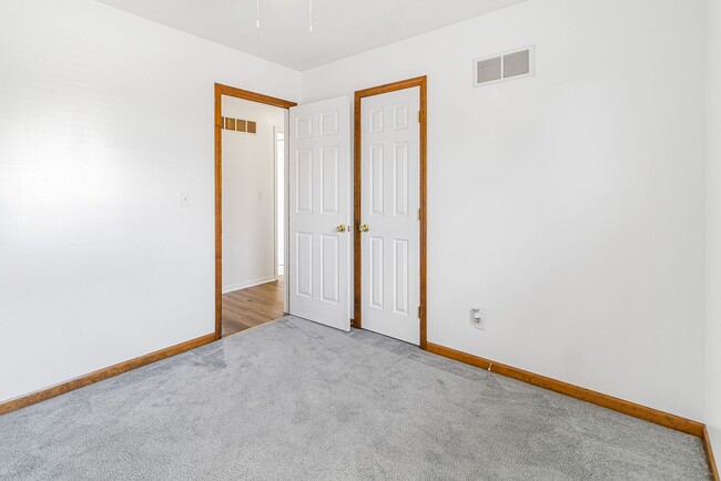 Building Photo - 3 Bedroom 2 Bath in Warrensburg