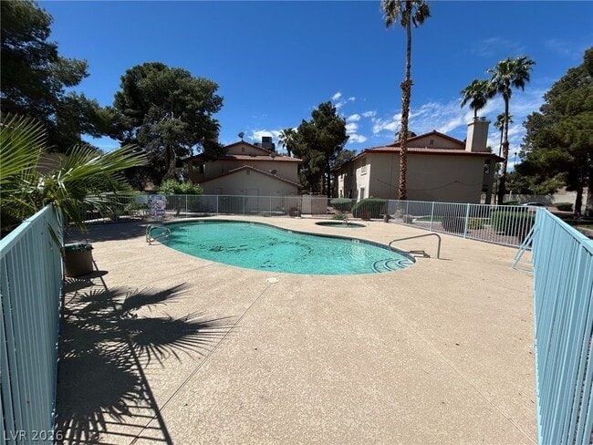 Building Photo - 749 Rock Springs Dr