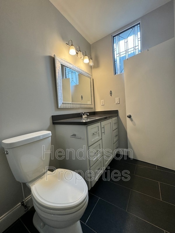 Building Photo - 501 Fenton Pl