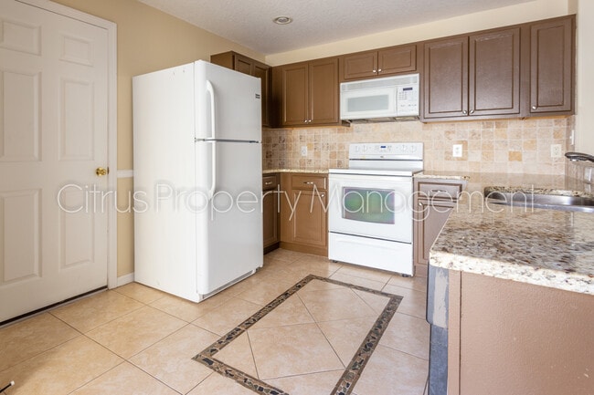 Building Photo - 3/2.5 Winter Garden Town Home