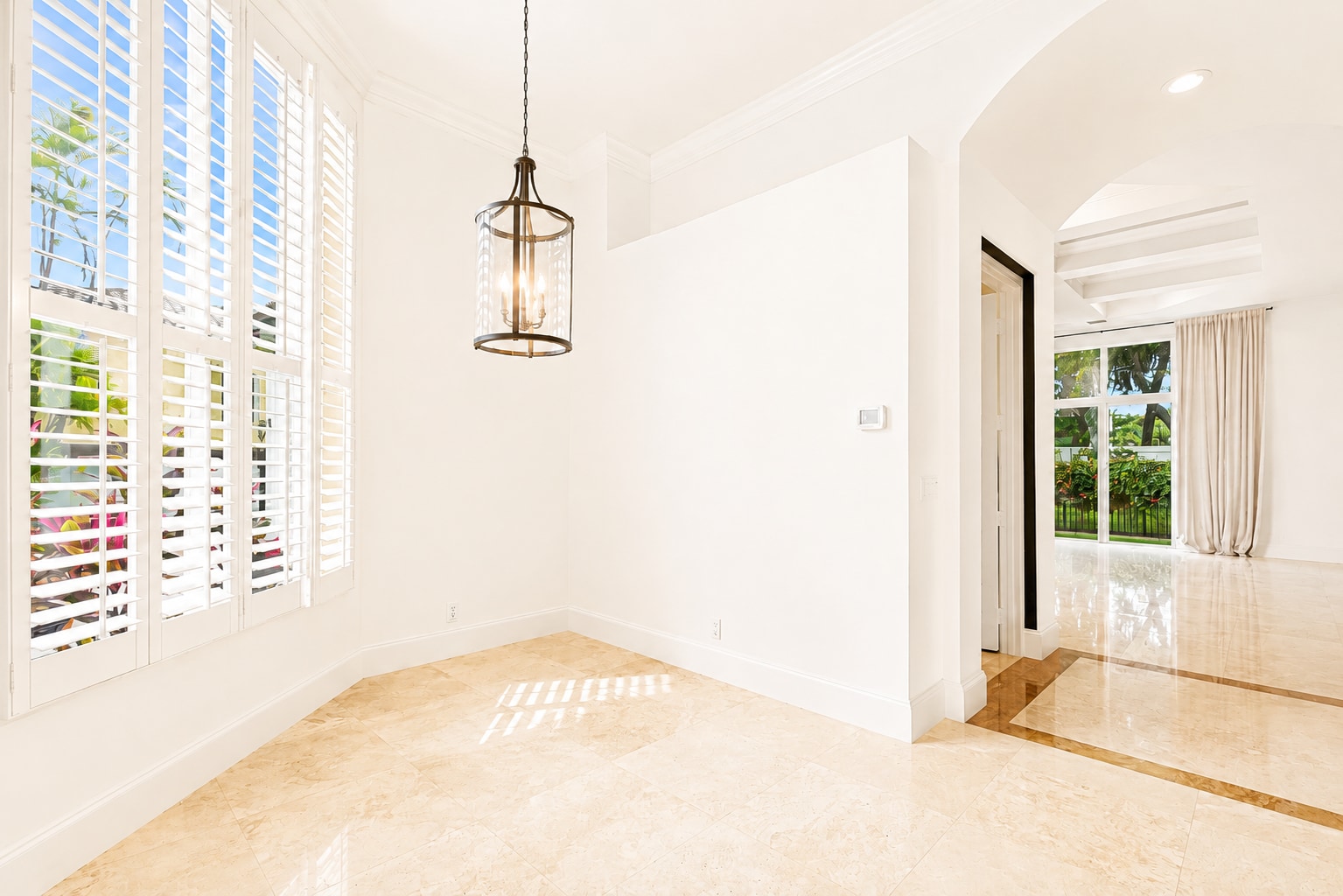 Breakfast Nook - 17550 Circle Pond Ct