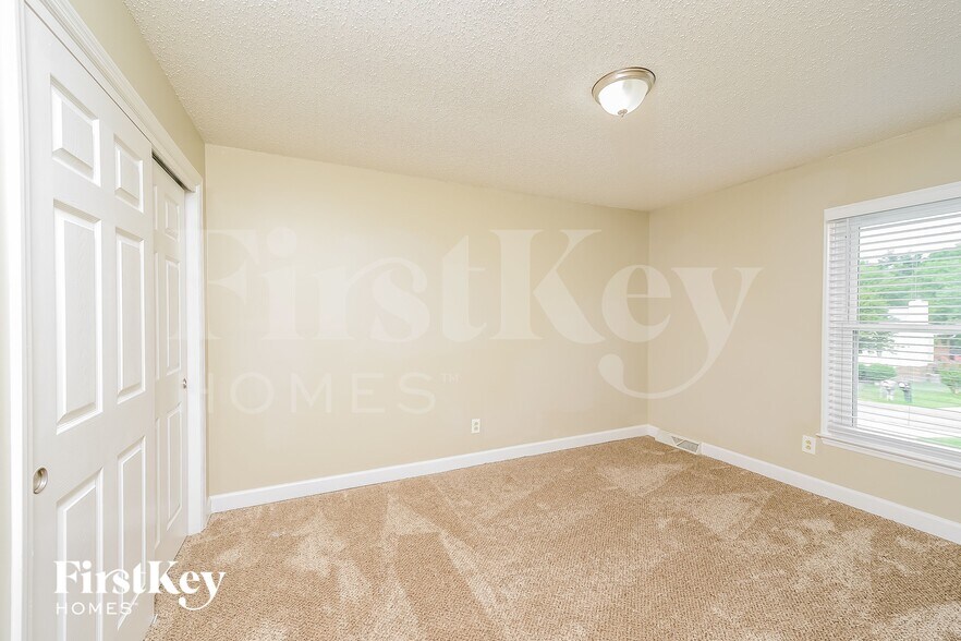 Building Photo - 6020 Stone Bluff Dr