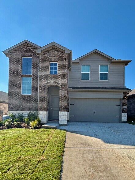Primary Photo - 3303 Sweetwater Way