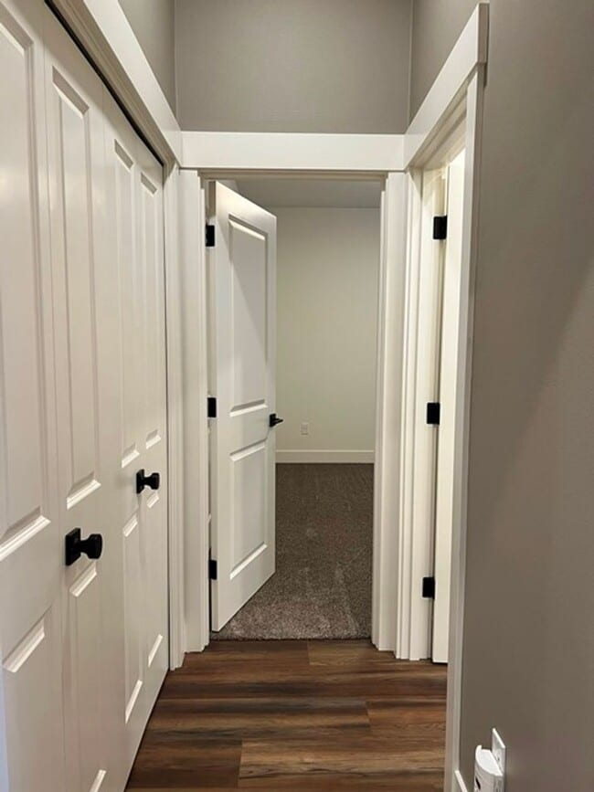 Building Photo - 3Bd/2Ba Single Story House - Available to ...