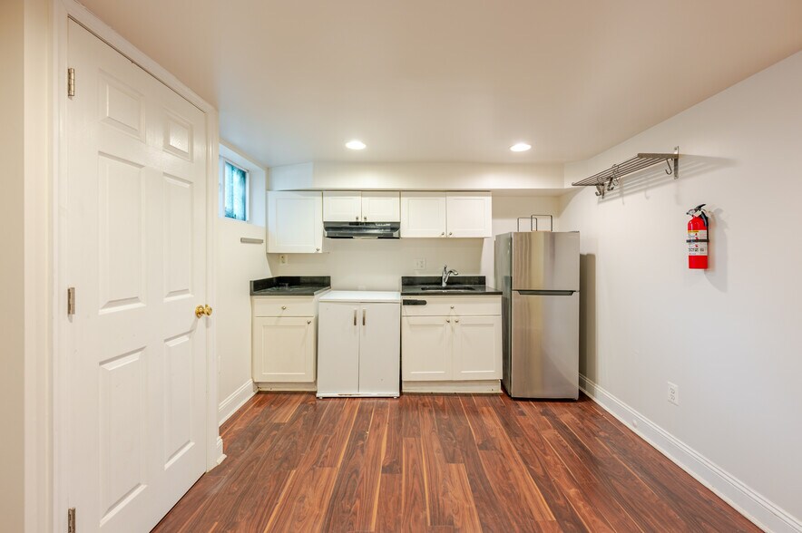 Building Photo - 1109 Abbey Pl NE