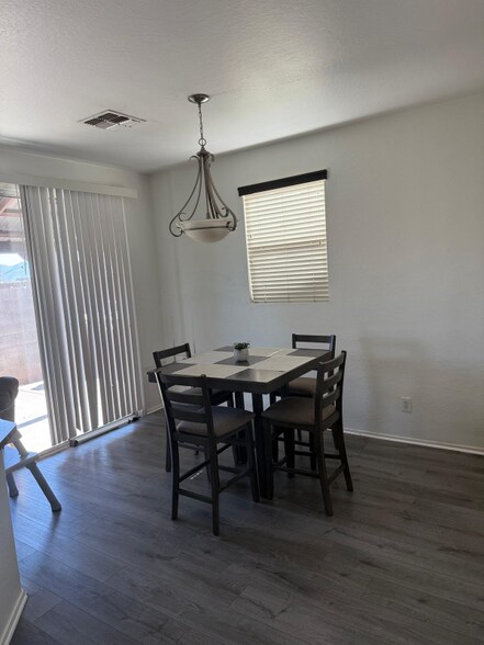 Building Photo - 5153 Burton Dr