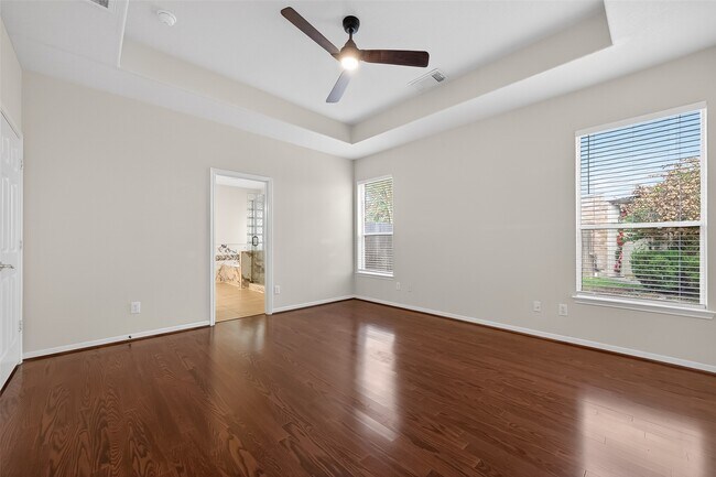 Building Photo - 14335 Plum Springs Dr