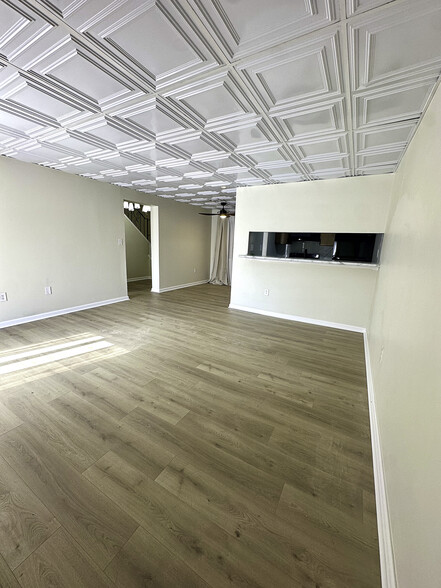 Building Photo - 38280 North Ln