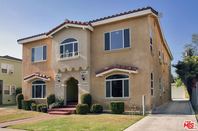 Building Photo - 6071 1/2 Pickford St