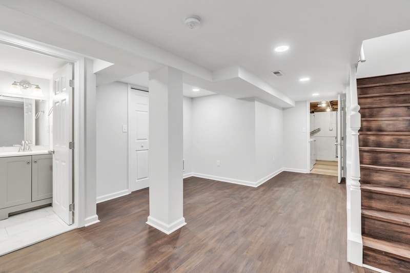 Building Photo - 731 Mt Holly St