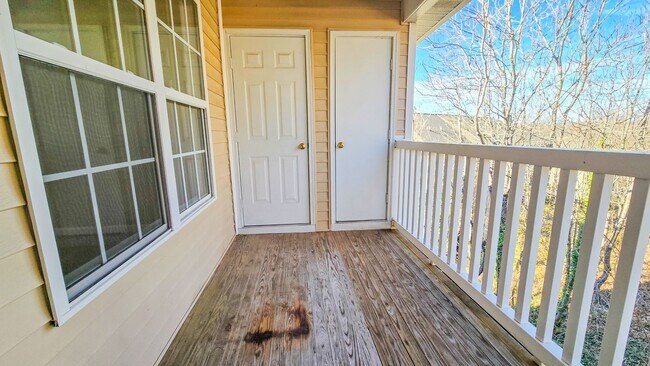 Building Photo - 2033 Salem Bluff Dr