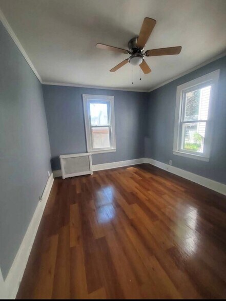 Building Photo - 71 Laventhal Ave