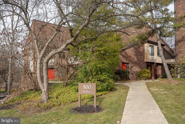 Building Photo - 504 Mountainview Dr
