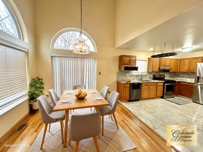 Building Photo - Looking for a Quality tenant who Appreciates a Gourmet Kitchen