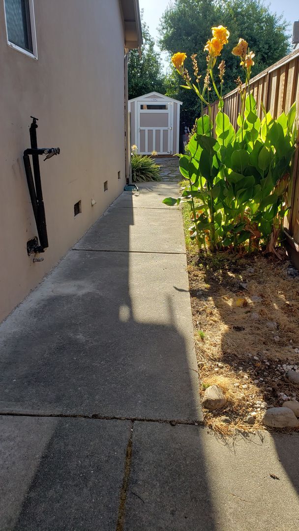 Building Photo - Charming 3BR/2BA Single-Family Home in Desirable Pleasanton Neighborhood!