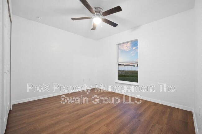 Building Photo - 25 Inconnu Dr