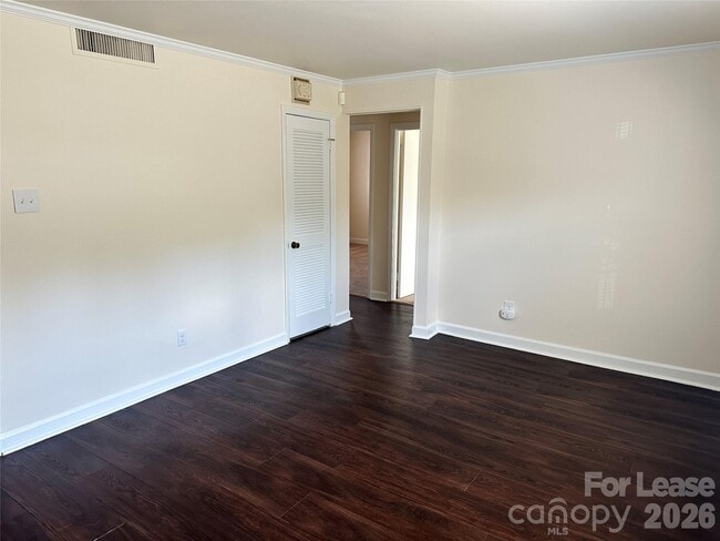 Building Photo - 920 McAlway Rd