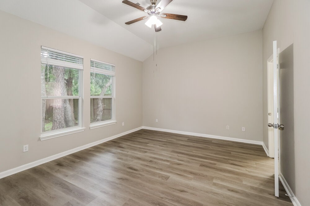 Building Photo - 999 Arbor Way