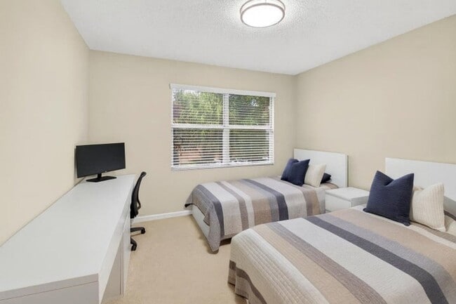 Building Photo - 20951 Via Alamanda