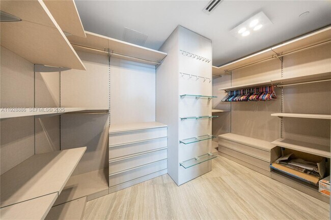 Building Photo - 450 Alton Rd