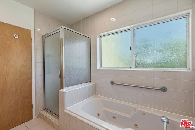 Building Photo - 921 24th St