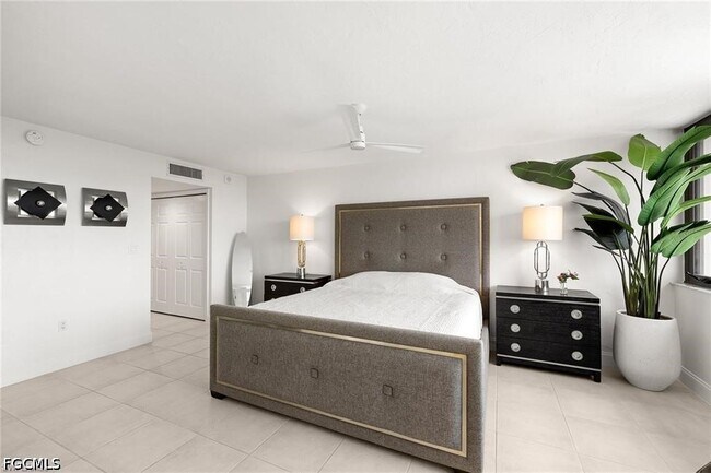 Building Photo - 5601 Turtle Bay Dr