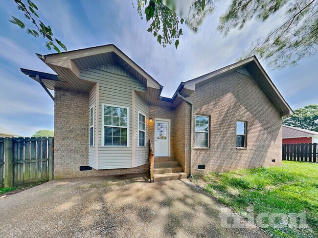Building Photo - 119 Cherokee Dr