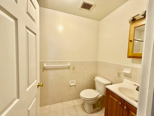 Building Photo - 45 Terhune Ave