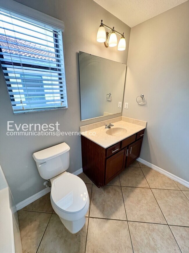 Building Photo - 4 Bed, 3 Bath Home with Garage / Pet-Friendly / Vouchers Accepted / Available Now!