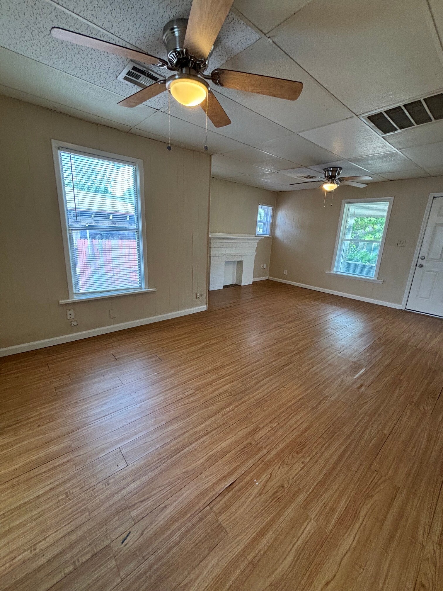 Building Photo - 3932 E Admiral Ct