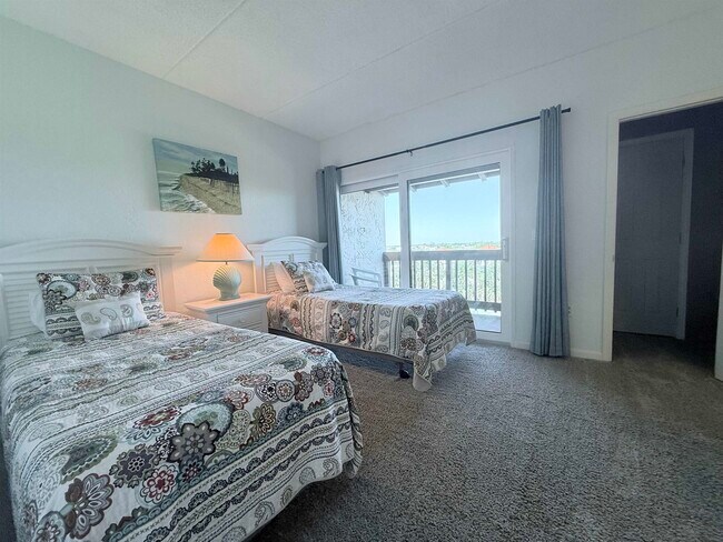 Building Photo - 5650 Jimmy Buffett Mem Hwy
