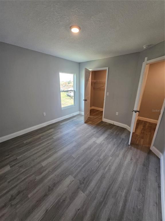 Building Photo - 1005 N Tangerine St