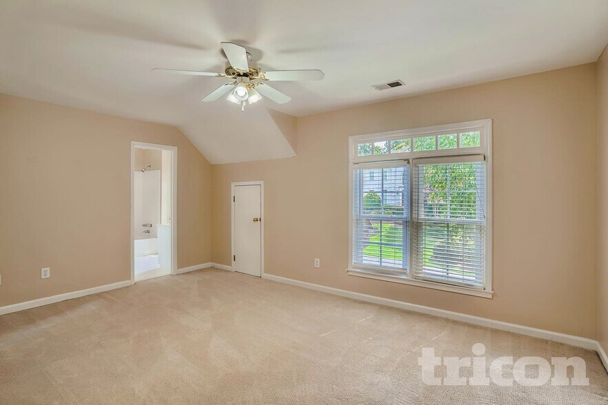 Building Photo - 2207 Lullwater Dr