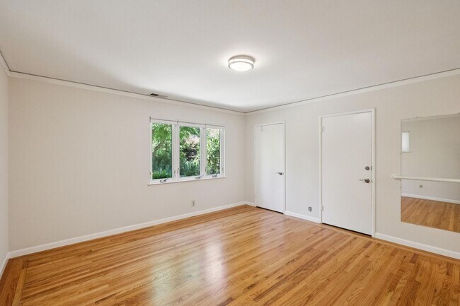 Building Photo - Beautiful Ranch Home with Bonus Room & Detached ADU | Minutes to Downtown