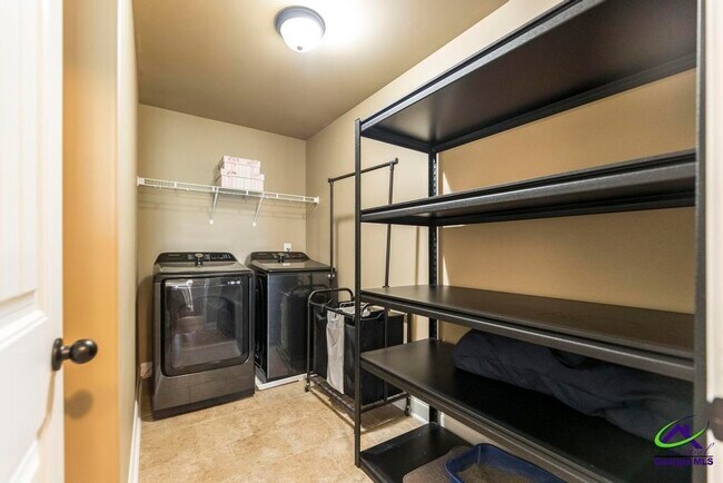 Building Photo - 105 Regency Ct