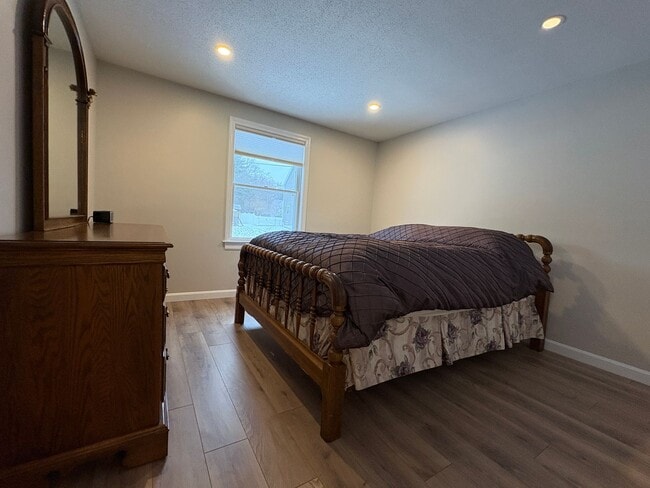 Building Photo - New to the rental market, charming 2 bedroom single family home in Wilmington, MA