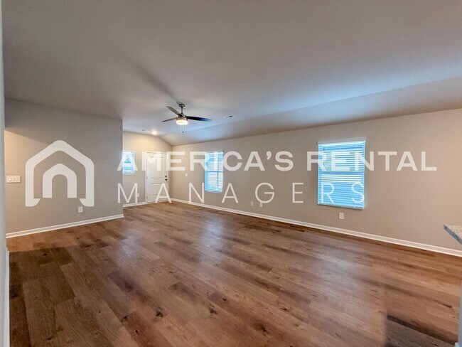 Building Photo - Modern Comfort Awaits in Mize Meadows Brand New Construction with Open Floor Plan!