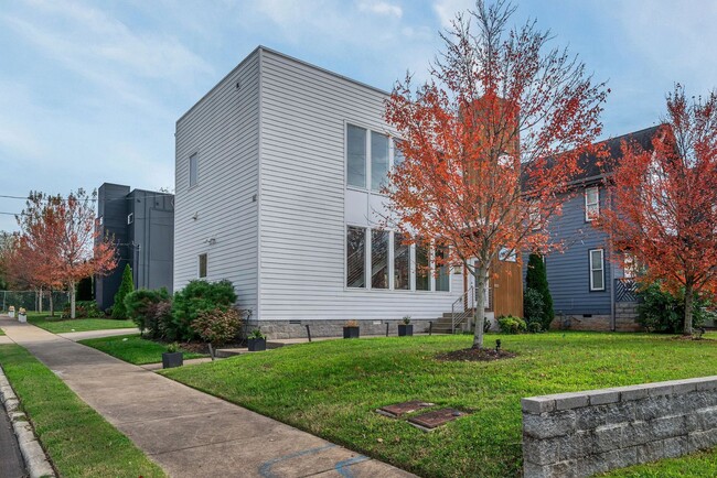 Building Photo - Stunning Modern Living in East Nashville