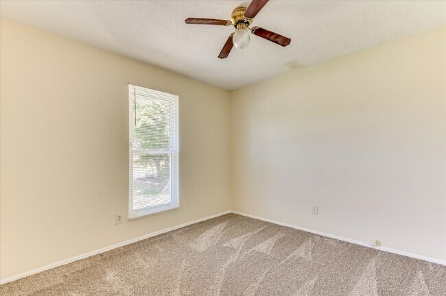 Building Photo - 4532 Hillside Dr
