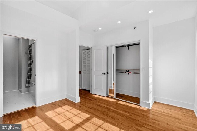 Building Photo - 1222 Wylie St NE