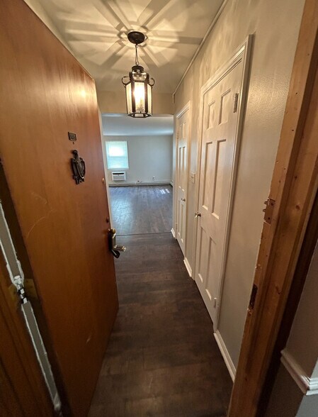 Building Photo - 13781 Cedar Rd