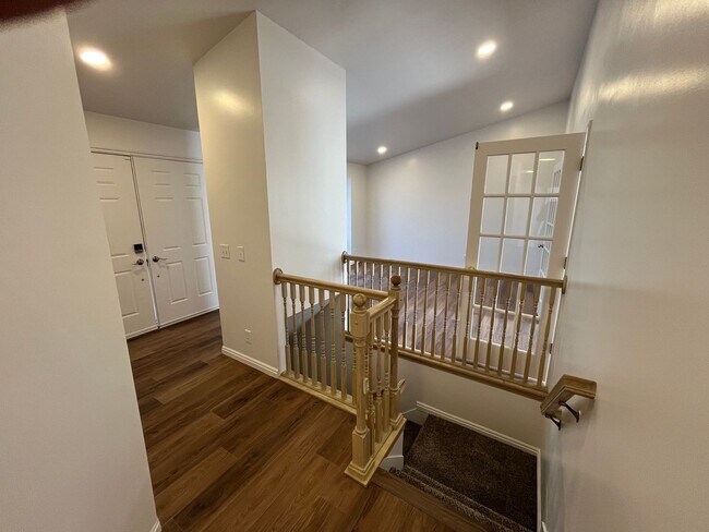 Building Photo - Beautifully Remodeled 4 Bed / 2 Bath Home in Stansbury Park