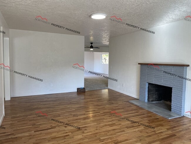 Building Photo - STATUS:  AVAILABLE | R136B | $2195.00