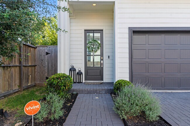 Building Photo - 816 Sienna Palm Ln